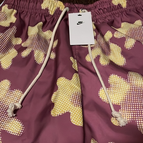 Nike Sportswear Nylon Windbreaker Snap Pant - Picture 4 of 7